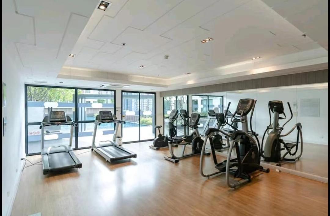 Condo In Bangkok With Swimming Pool Near Malls And Train Εξωτερικό φωτογραφία